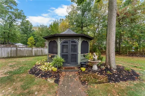 726 Sunrise Dr, Amherst, OH 44001 photo 11