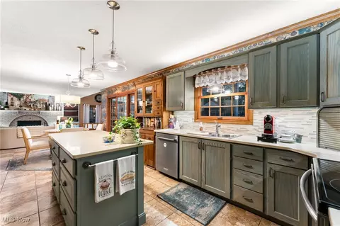 726 Sunrise Dr, Amherst, OH 44001 photo 17