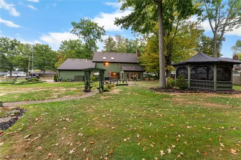 726 Sunrise Dr, Amherst, OH 44001 photo 10