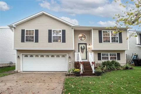 330 Westgrove Ct, Medina, OH 44256