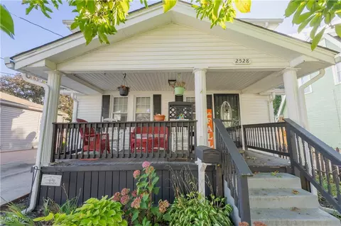 2528 Ogden Ave, Akron, OH 44312