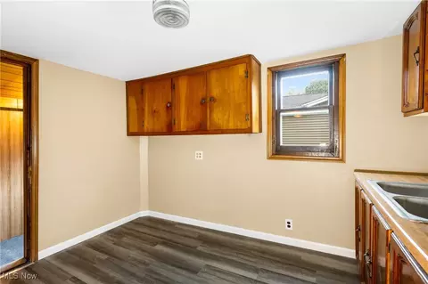 Entry Way - 7529 State Line, Burghill, OH 44404 photo 1 of 2