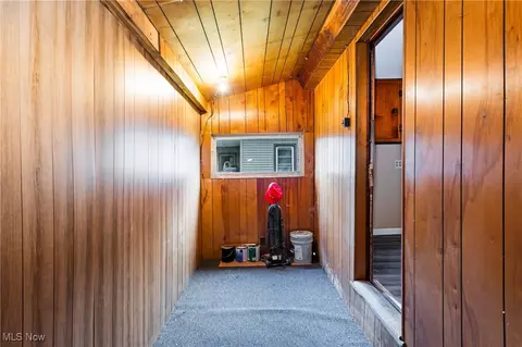 Entry Way - 7529 State Line, Burghill, OH 44404 photo 2 of 2