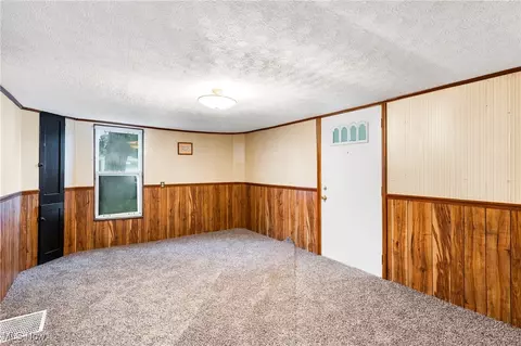 Living - 7529 State Line, Burghill, OH 44404 photo 4 of 4