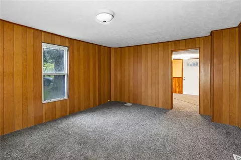 Living - 7529 State Line, Burghill, OH 44404 photo 2 of 4