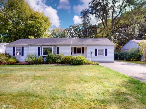 8223 Broadmoor Rd, Mentor, OH 44060