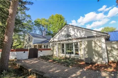 8021 Valley View Rd, Hudson, OH 44236