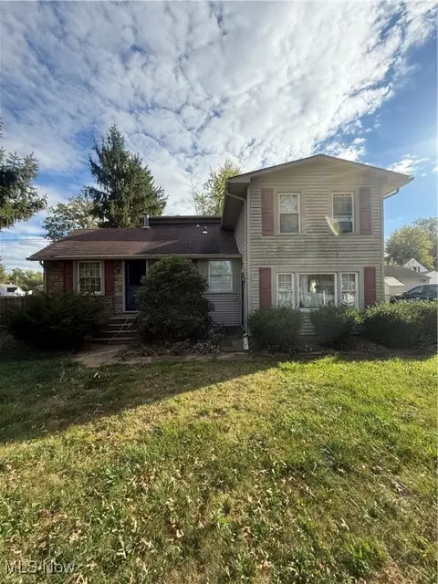 1945 Norwood St NW, Warren, OH 44485