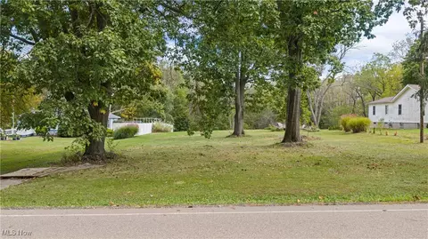6387 Hampsher Rd, Clinton, OH 44216
