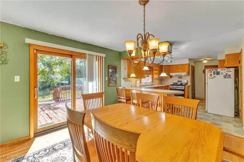 39655 Carol Ln, Elyria, OH 44035 photo 8