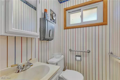 39655 Carol Ln, Elyria, OH 44035 photo 13