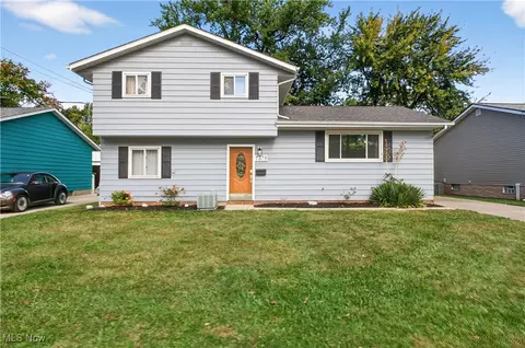7379 Larkspur Dr, Mentor On The Lake, OH 44060