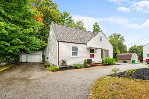 6950 Hopkins Rd, Mentor, OH 44060