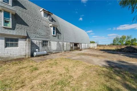 Exterior - 18760 State Route 301, Lagrange, OH 44050 photo 2 of 5