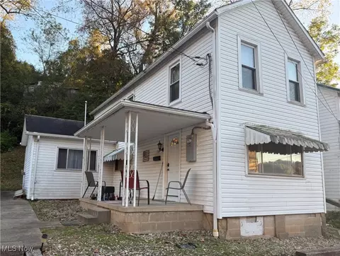 136 East St, Sistersville, WV 26175