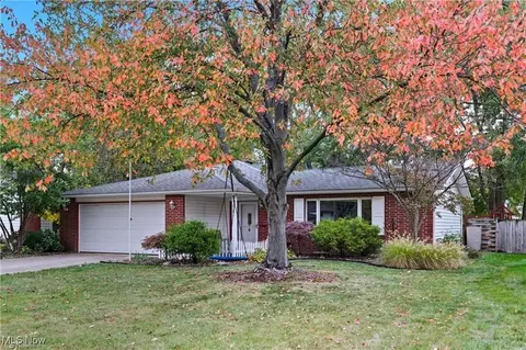 6281 Christman Dr, North Olmsted, OH 44070