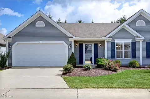 327 Breckenridge Oval, Elyria, OH 44035