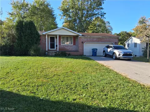 583 Santa Monica Cir, Youngstown, OH 44505