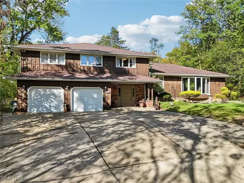 7400 Akins Rd, North Royalton, OH 44133