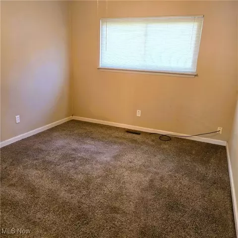 457 Augdon Dr, Elyria, OH 44035 photo 9