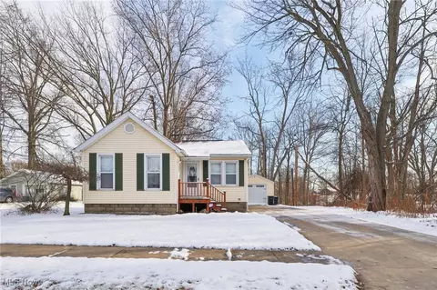 1532 Grant Ave, Ashtabula, OH 44004 photo 2
