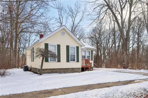 1532 Grant Ave, Ashtabula, OH 44004 photo 4