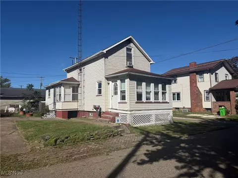 310 N Center St, Uhrichsville, OH 44683