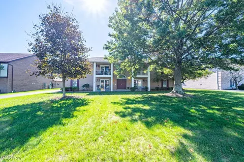 829 Pearson Cir, Boardman, OH 44512
