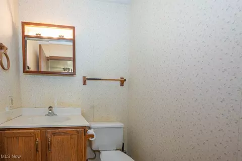 Bath - 829 Pearson Cir, Boardman, OH 44512 photo 1 of 2