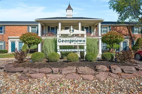 5814 Tiffany Ct, Lyndhurst, OH 44124