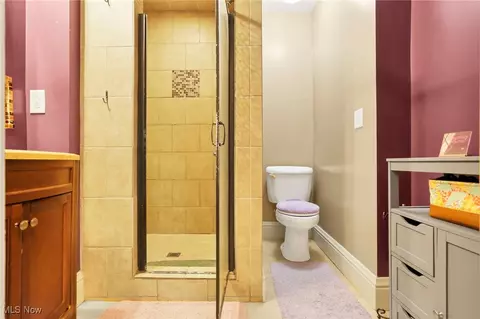 Bath - 629 E Wheeling St, Lancaster, OH 43130 photo 2 of 4