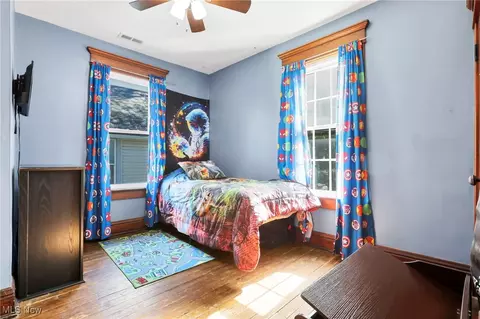 Bedroom - 629 E Wheeling St, Lancaster, OH 43130 photo 3 of 5