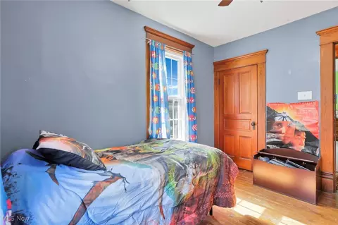 Bedroom - 629 E Wheeling St, Lancaster, OH 43130 photo 4 of 5