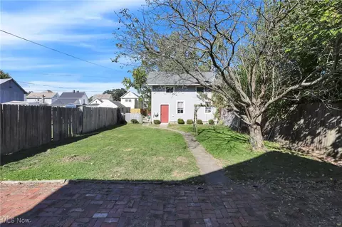 Exterior - 629 E Wheeling St, Lancaster, OH 43130 photo 11 of 13