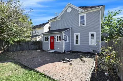 Exterior - 629 E Wheeling St, Lancaster, OH 43130 photo 9 of 13