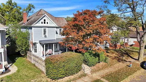Exterior - 629 E Wheeling St, Lancaster, OH 43130 photo 2 of 13