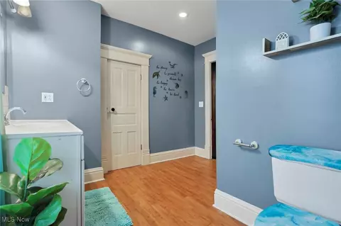 Entry Way - 629 E Wheeling St, Lancaster, OH 43130 photo 7 of 7