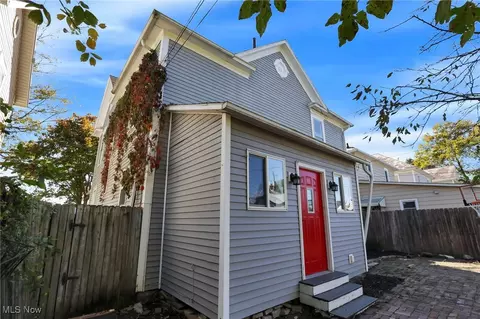 Exterior - 629 E Wheeling St, Lancaster, OH 43130 photo 7 of 13