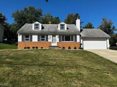 9452 Fairfield Dr, Twinsburg, OH 44087