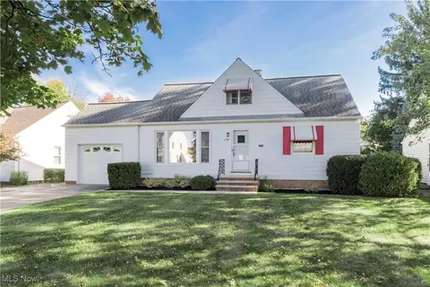 1737 Mayfair Blvd, Mayfield Heights, OH 44124