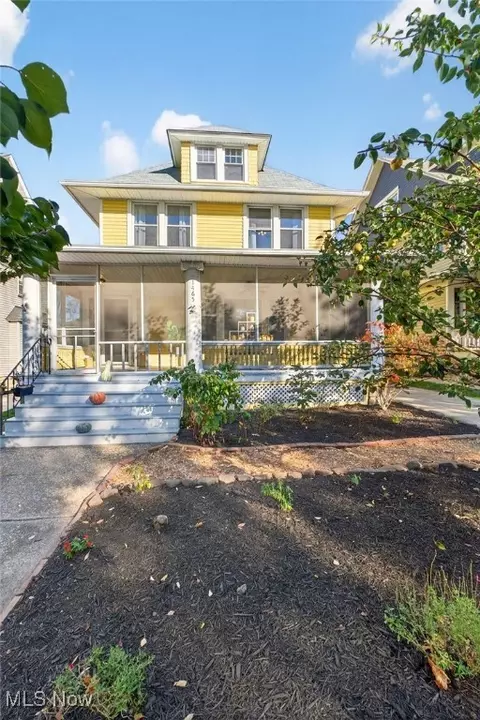 1465 Woodward Ave, Lakewood, OH 44107