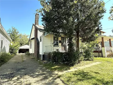3833 E 144th St, Cleveland, OH 44128
