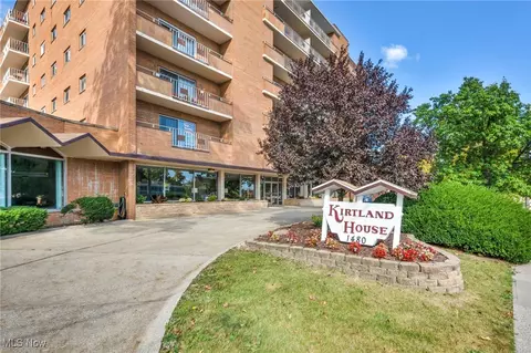 1480 Warren Rd, Lakewood, OH 44107