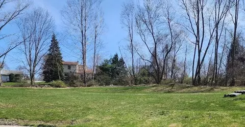 7119 Wayside Dr, Mentor, OH 44060