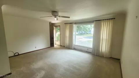 5072 Harmony Ln, Willoughby, OH 44094 photo 3