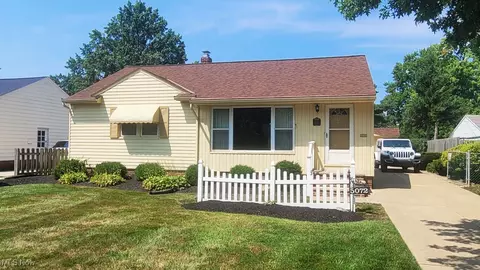 5072 Harmony Ln, Willoughby, OH 44094 photo 2