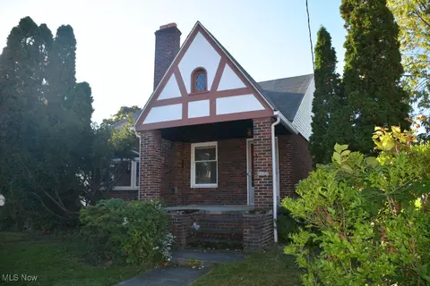 18806 Mohawk Ave, Cleveland, OH 44119