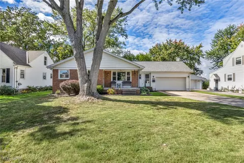 4138 Buckeye Ave, Willoughby, OH 44094