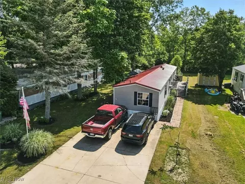 17748 Rock Creek Rd #33, Thompson, OH 44086