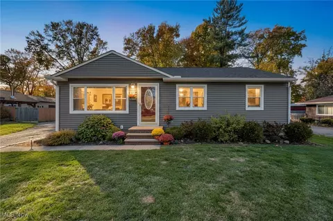 58 Deerfield Dr, Painesville, OH 44077